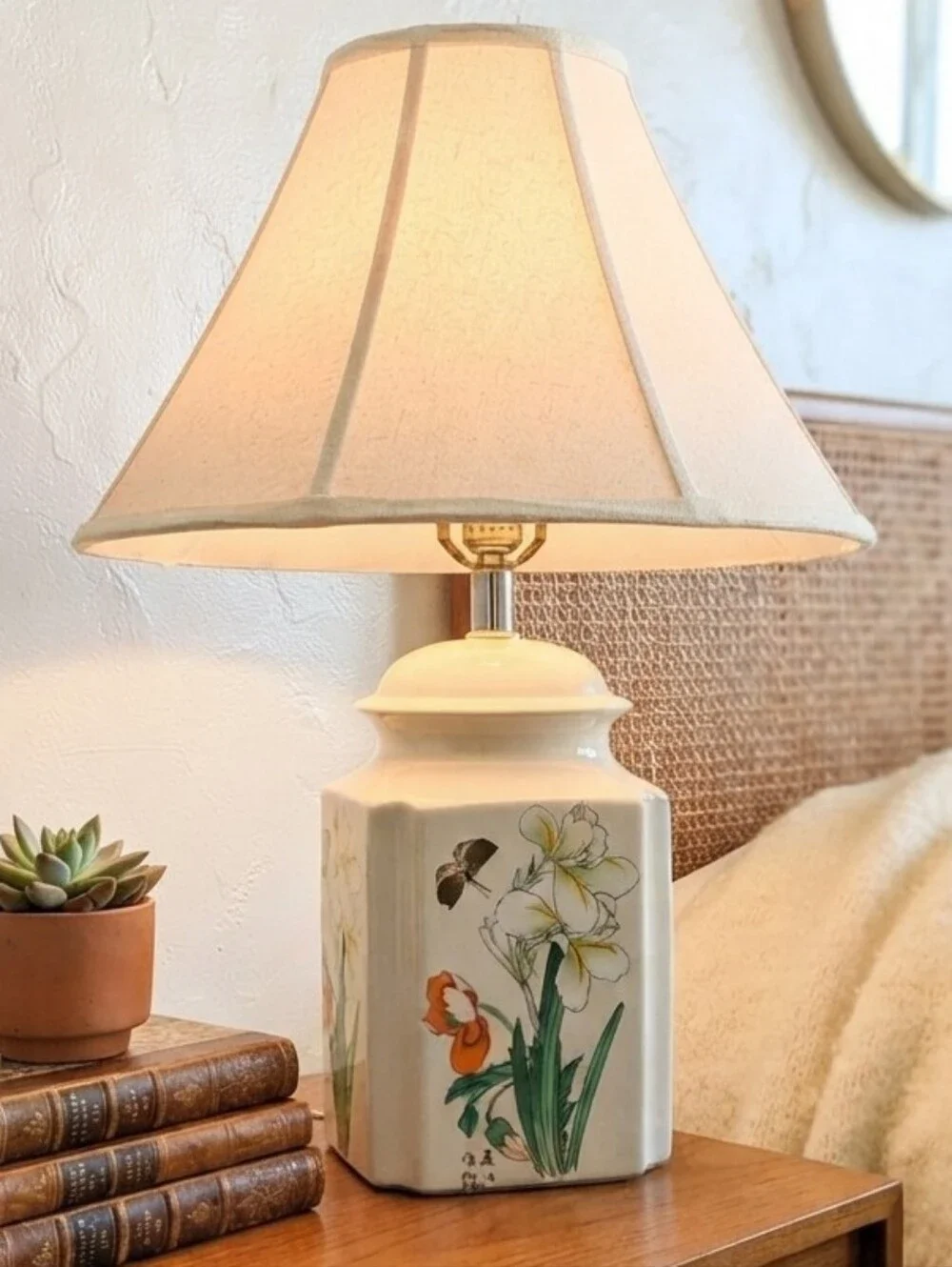 Vintage Cream Ceramic Table Lamp Floral Butterfly Design 23